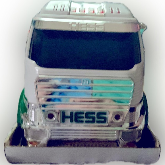 2016 HESS Traditional Christmas Toy Truck And Dragster NIB Never Played With - Picture 4 of 7